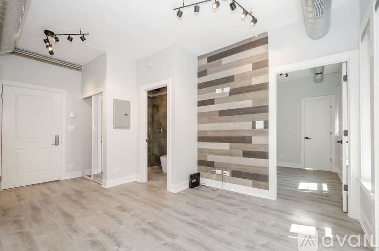 Chicago Apartment: 7645 N Sheridan Rd