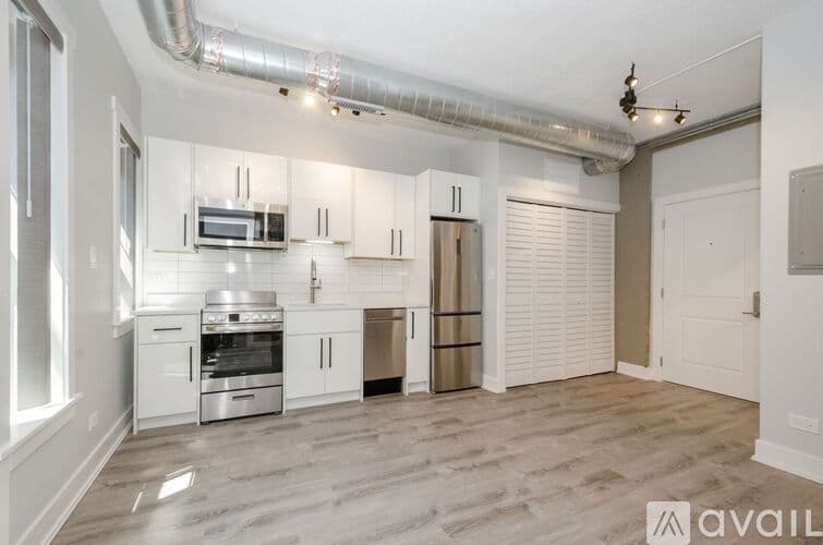 Chicago Apartment: 7645 N Sheridan Rd