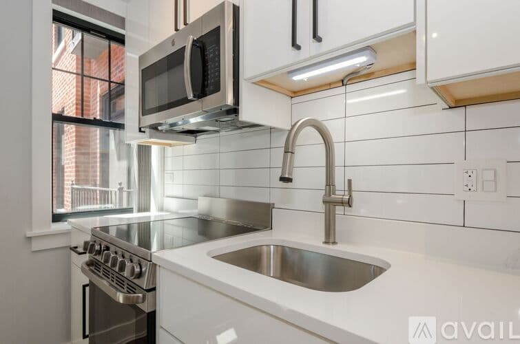 Chicago Apartment: 7645 N Sheridan Rd