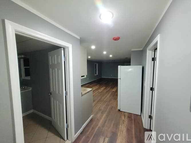 Webster Apartment: 28 Goddard Street