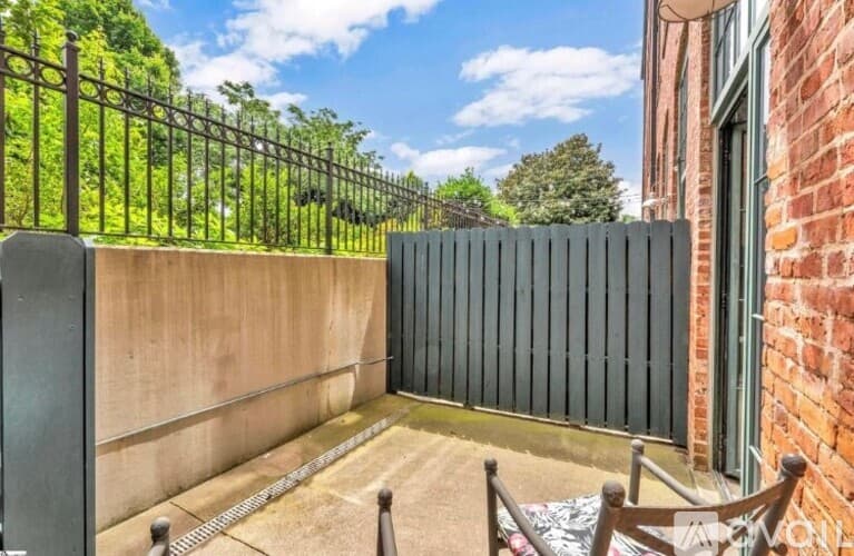 Greenville Condo: 400 Mills Avenue