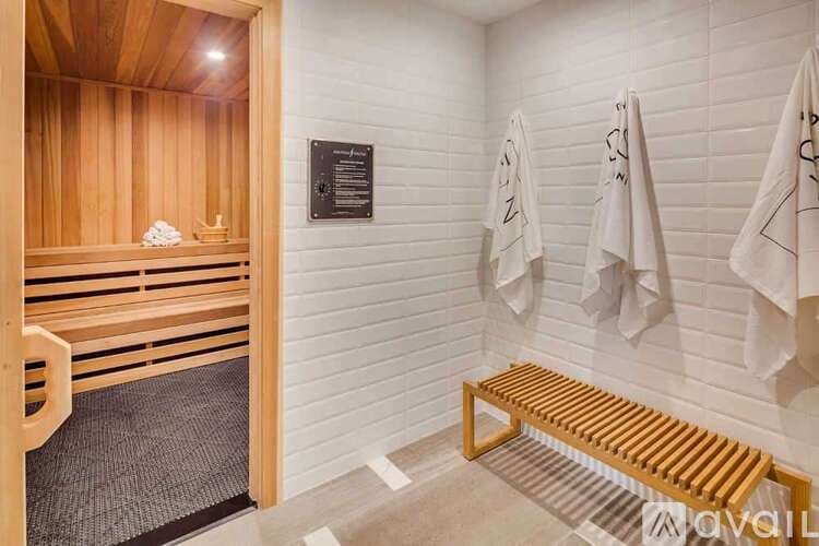 Chicago Apartment: 741 N Hudson Ave