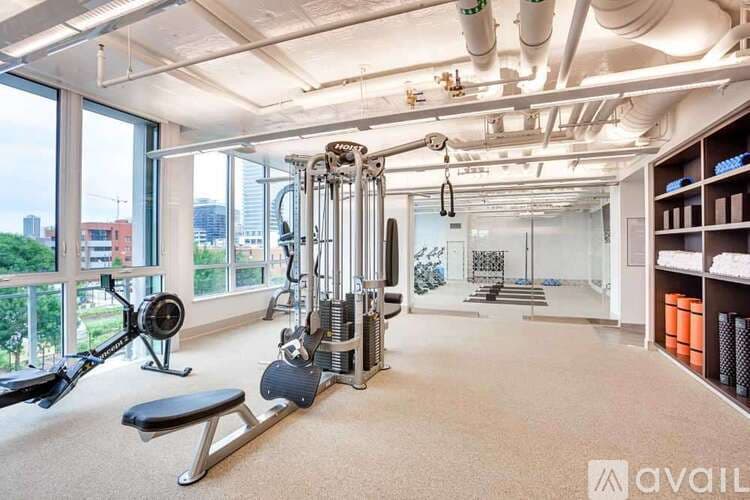 Chicago Apartment: 741 N Hudson Ave