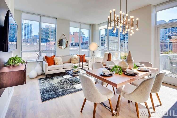 Chicago Apartment: 741 N Hudson Ave