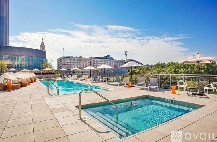 Chicago Apartment: 741 N Hudson Ave