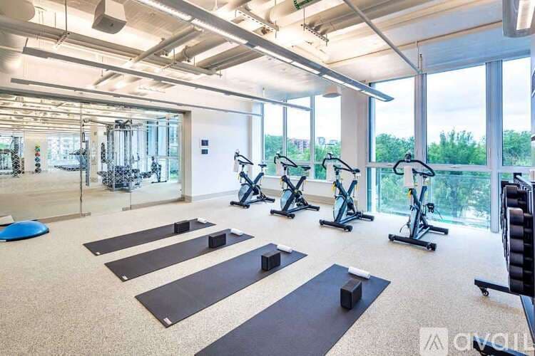 Chicago Apartment: 741 N Hudson Ave