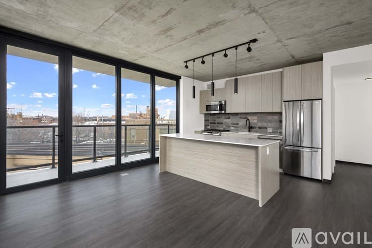 Chicago Apartment: 1456 W Randolph St