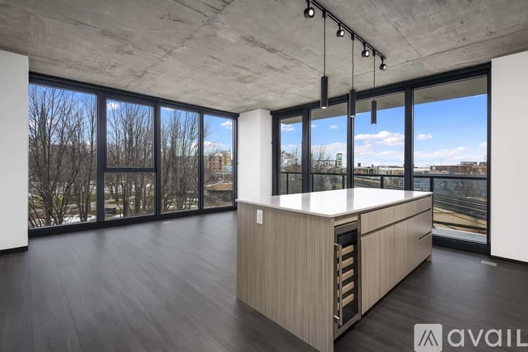 Chicago Apartment: 1456 W Randolph St