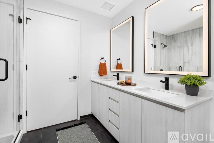 Chicago Apartment: 1456 W Randolph St