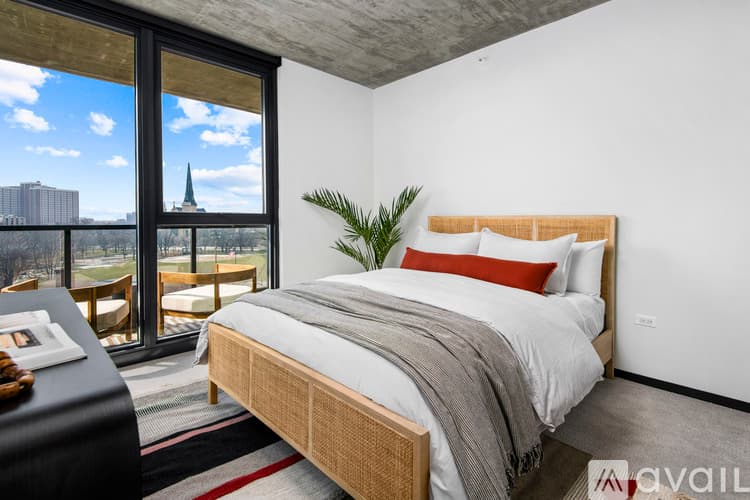 Chicago Apartment: 1456 W Randolph St