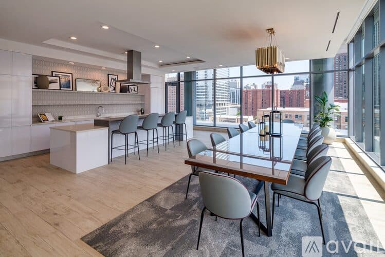 Chicago Apartment: 1131 N Wells St