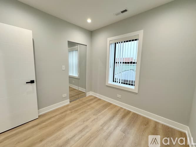 Chicago Apartment: 1554 W Juneway Terrace