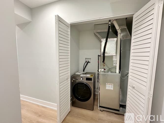 Chicago Apartment: 1554 W Juneway Terrace