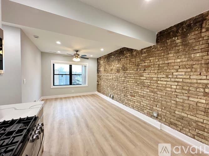 Chicago Apartment: 1554 W Juneway Terrace