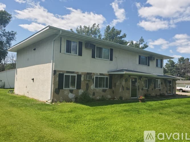 La Crosse Apartment: 1749 Bainbridge St