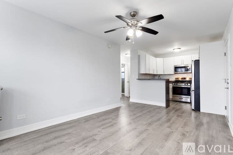Chicago Apartment: 1521 W Sherwin Ave