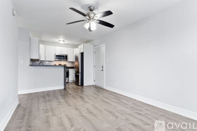Chicago Apartment: 1521 W Sherwin Ave