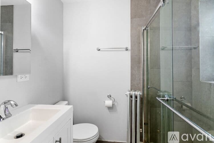 Chicago Apartment: 1521 W Sherwin Ave