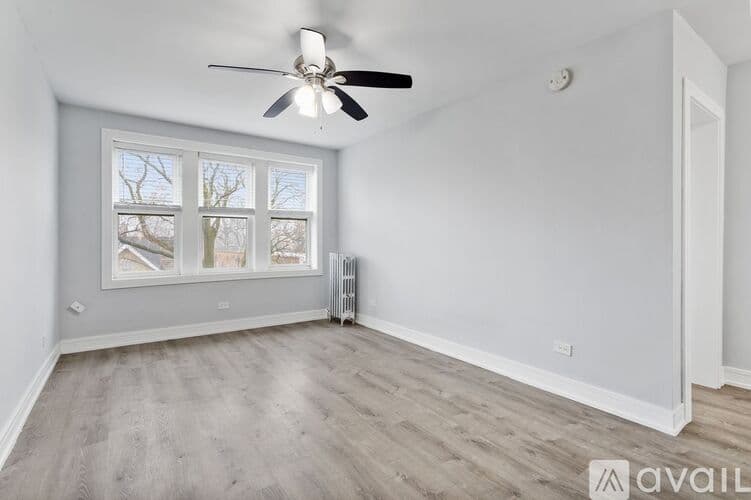 Chicago Apartment: 1521 W Sherwin Ave