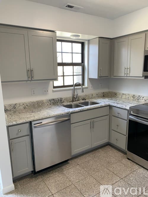 Cincinnati Apartment: 726 Ohio Pike