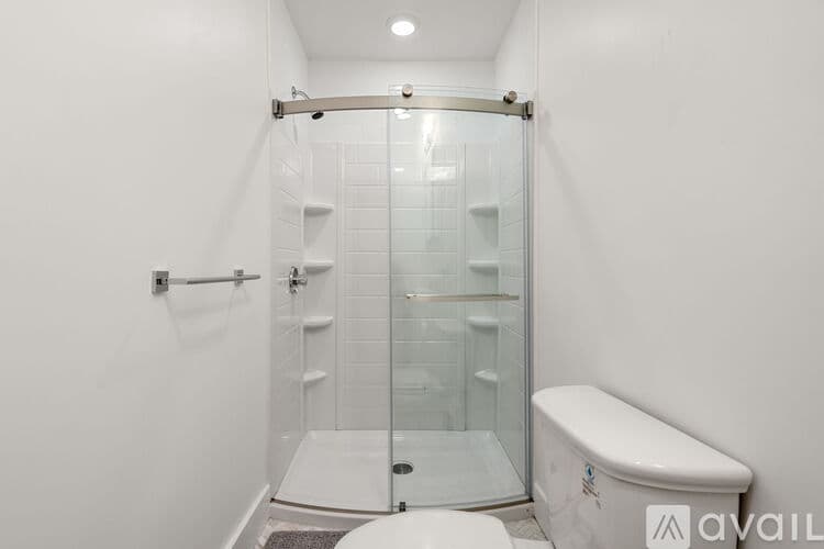 Boston Apartment: 141 Hillside St