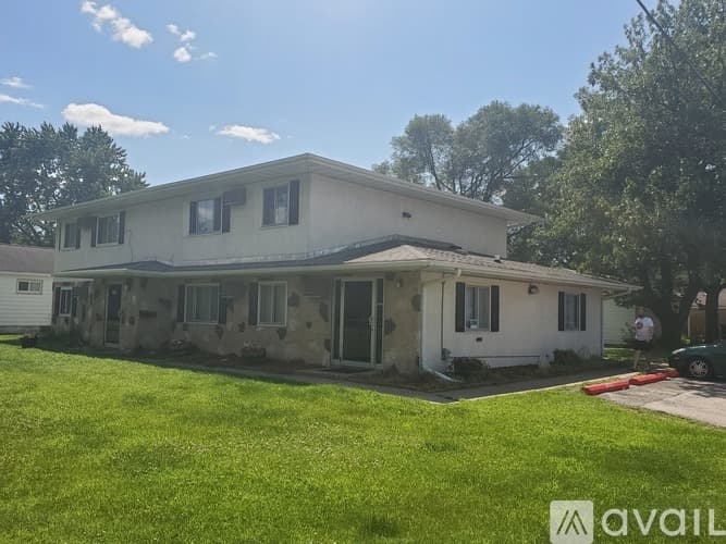 La Crosse Apartment: 1749 Bainbridge St