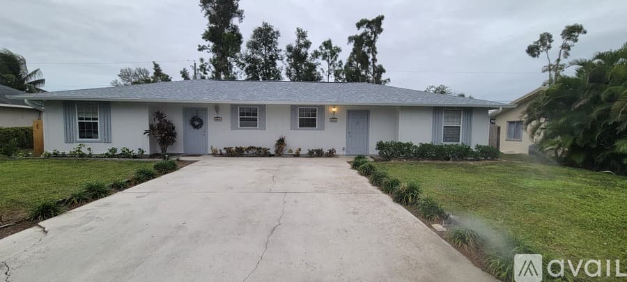 Fort Myers House: 9013 San Carlos Boulevard
