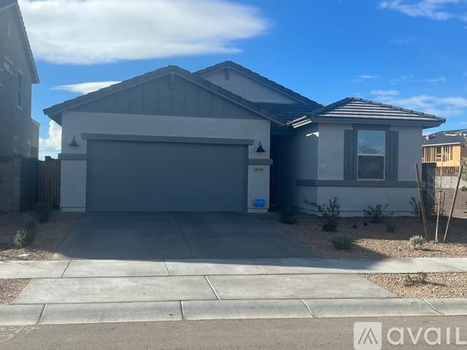 Surprise House: 18399 West Jessie Lane