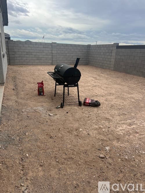 Surprise House: 18399 West Jessie Lane