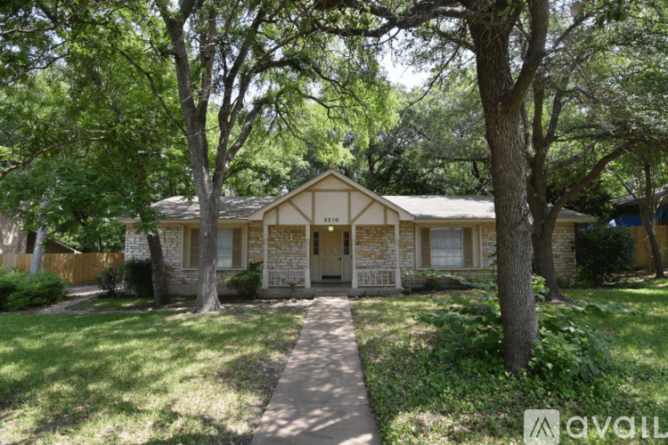 Temple House: 3210 Cottonwood Ln