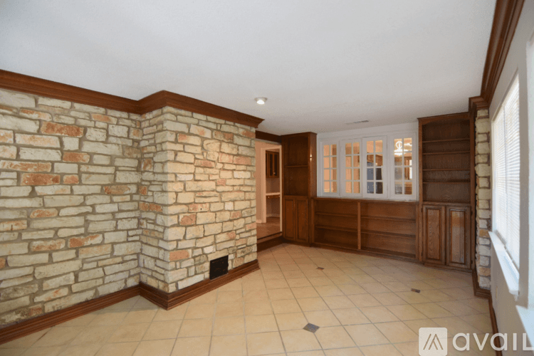 Temple House: 3210 Cottonwood Ln