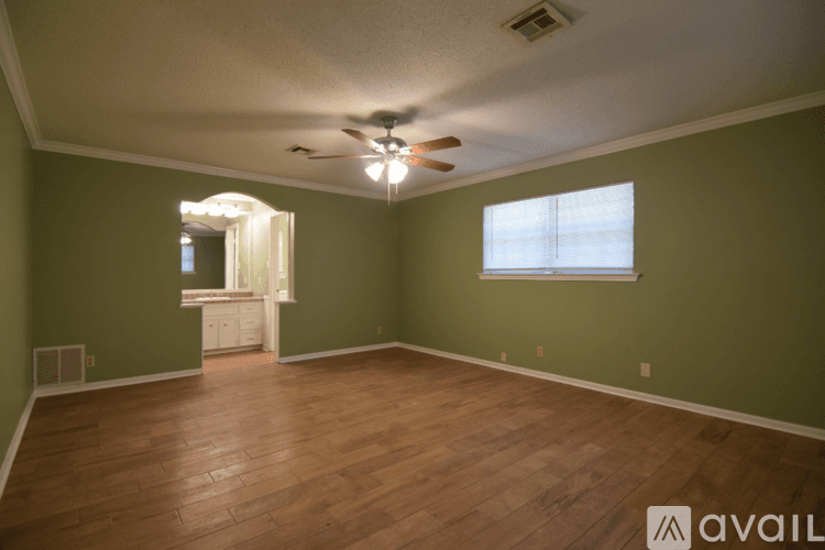 Temple House: 3210 Cottonwood Ln