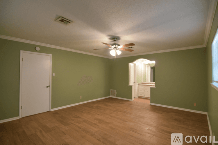 Temple House: 3210 Cottonwood Ln