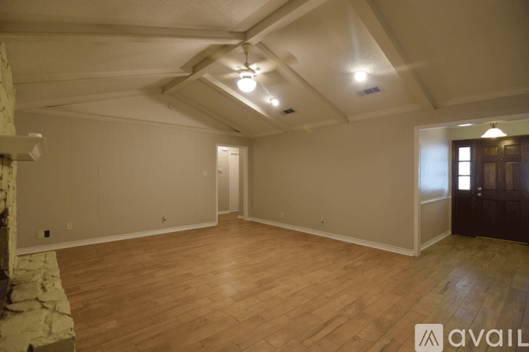 Temple House: 3210 Cottonwood Ln