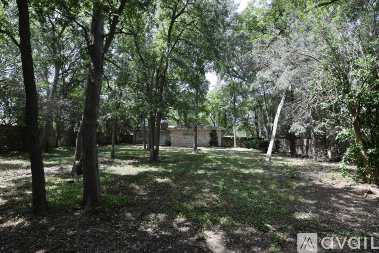 Temple House: 3210 Cottonwood Ln