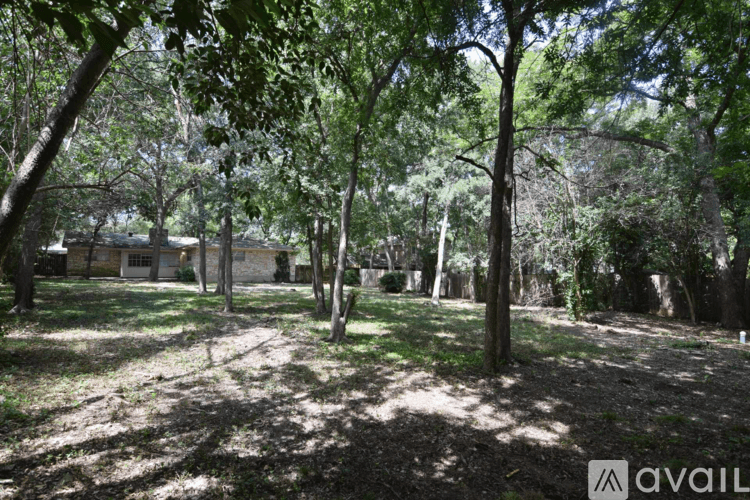 Temple House: 3210 Cottonwood Ln