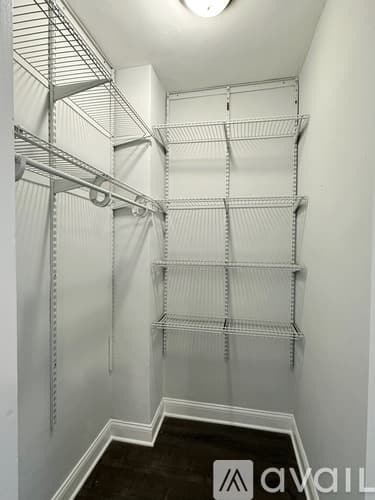 Chicago Apartment: 5860 N Kenmore Ave