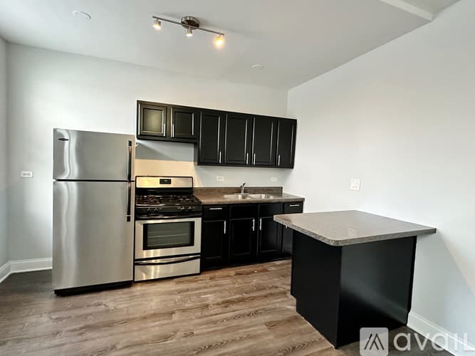 Chicago Apartment: 5860 N Kenmore Ave