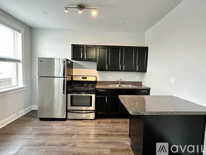 Chicago Apartment: 5860 N Kenmore Ave