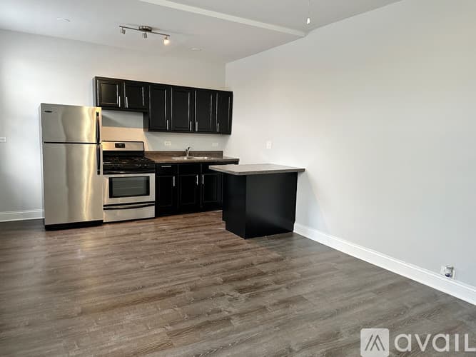 Chicago Apartment: 5860 N Kenmore Ave