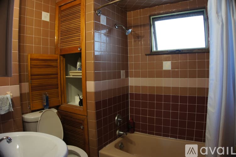 Somerville Apartment: 38 Craigie Street