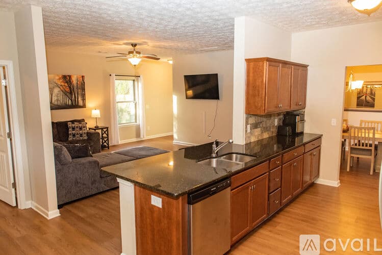 Phenix City House: 51 Willow Trace Dr