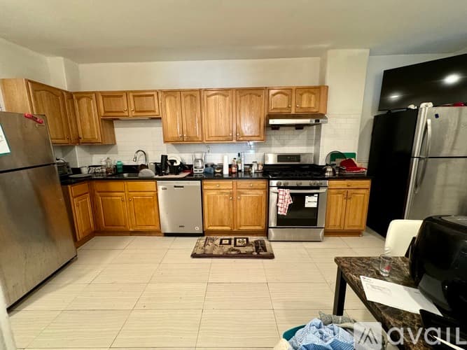 Boston Apartment: 872 Huntington Ave