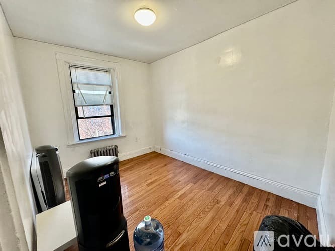 Boston Apartment: 872 Huntington Ave