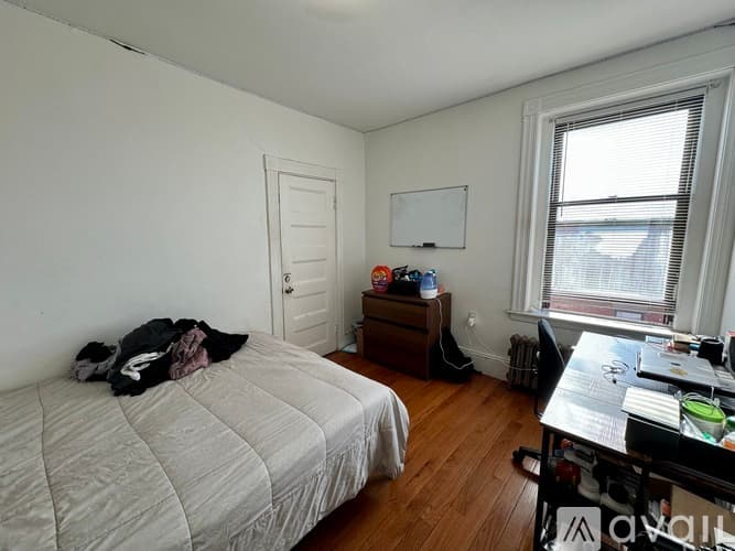 Boston Apartment: 872 Huntington Ave