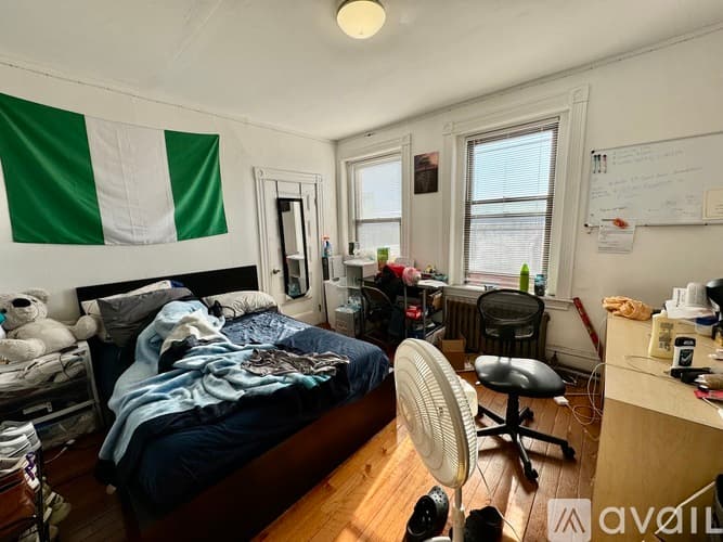 Boston Apartment: 872 Huntington Ave
