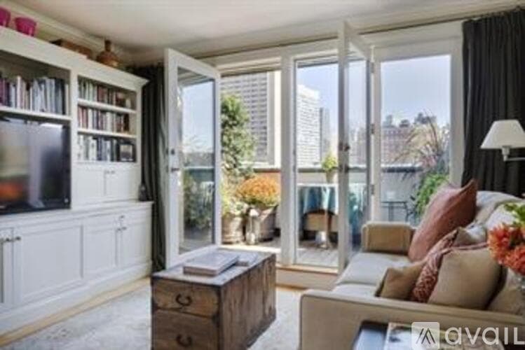 Boston Apartment: 6 Edgerly Pl