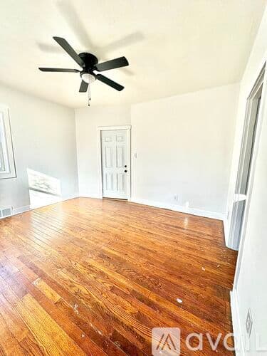 Collinsville Apartment: 212 South Chestnut Street