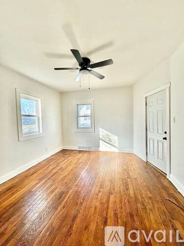 Collinsville Apartment: 212 South Chestnut Street