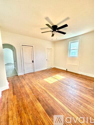 Collinsville Apartment: 212 South Chestnut Street
